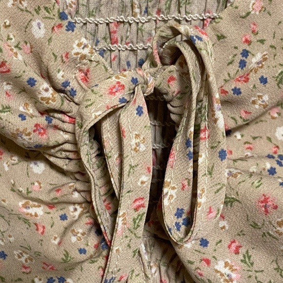 Wild Jasmine front lace puff sleeve top - Picture 6 of 7